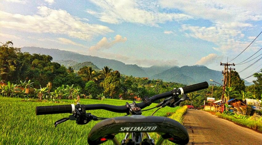 Gunung Indonesia yang Cocok Untuk Olahraga Sepeda Ekstrim